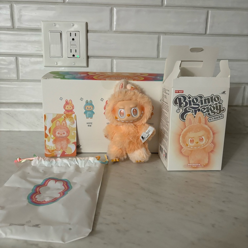 Labubu Big Into Energy - Happiness